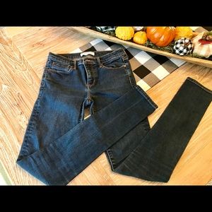 Banana Republic women’s skinny jeans (size 26)